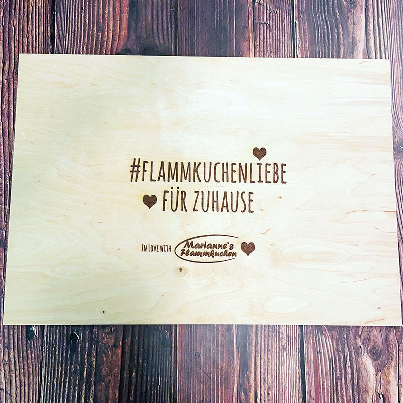 Holzbrett "#flammkuchenliebe für Zuhause" von Marianne's Flammkuchen